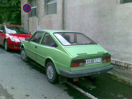 skoda-rapid-135-zeleny--zadek.